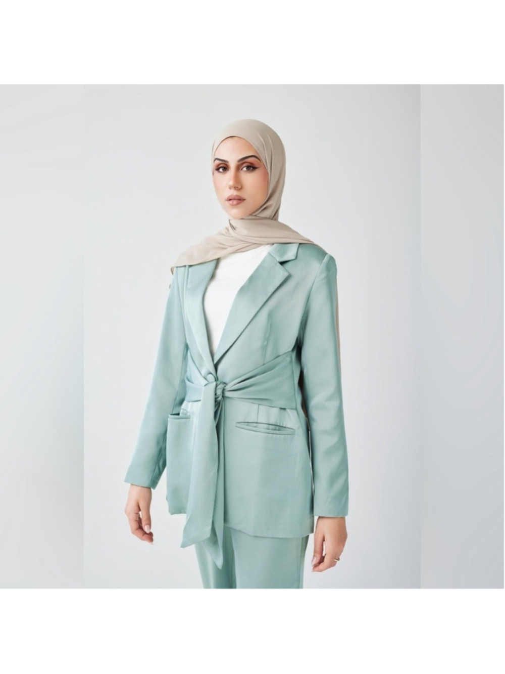 Zahraa the Label Adele Tie Waist Blazer Sage Elegant Modest sz lg